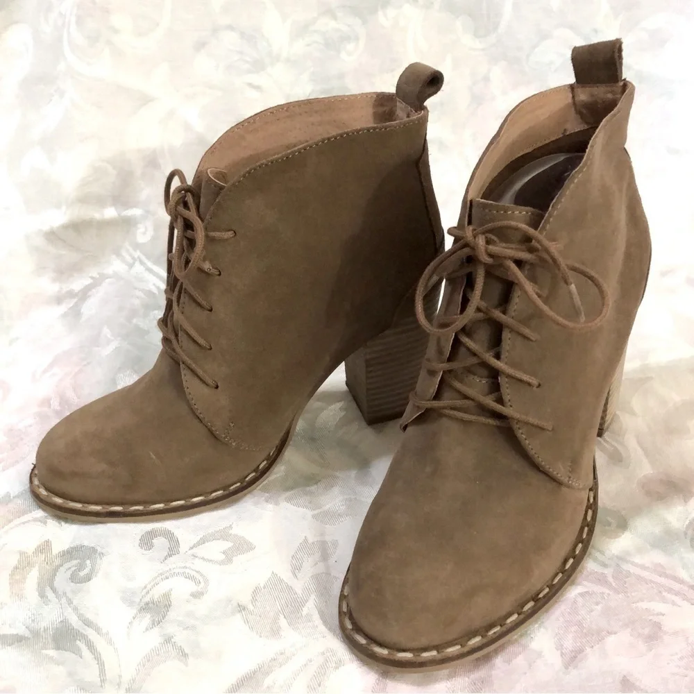 Seychelles by Anthropologie Laced Leather Bootie “Tower” Block Heels Tan sz 8.5